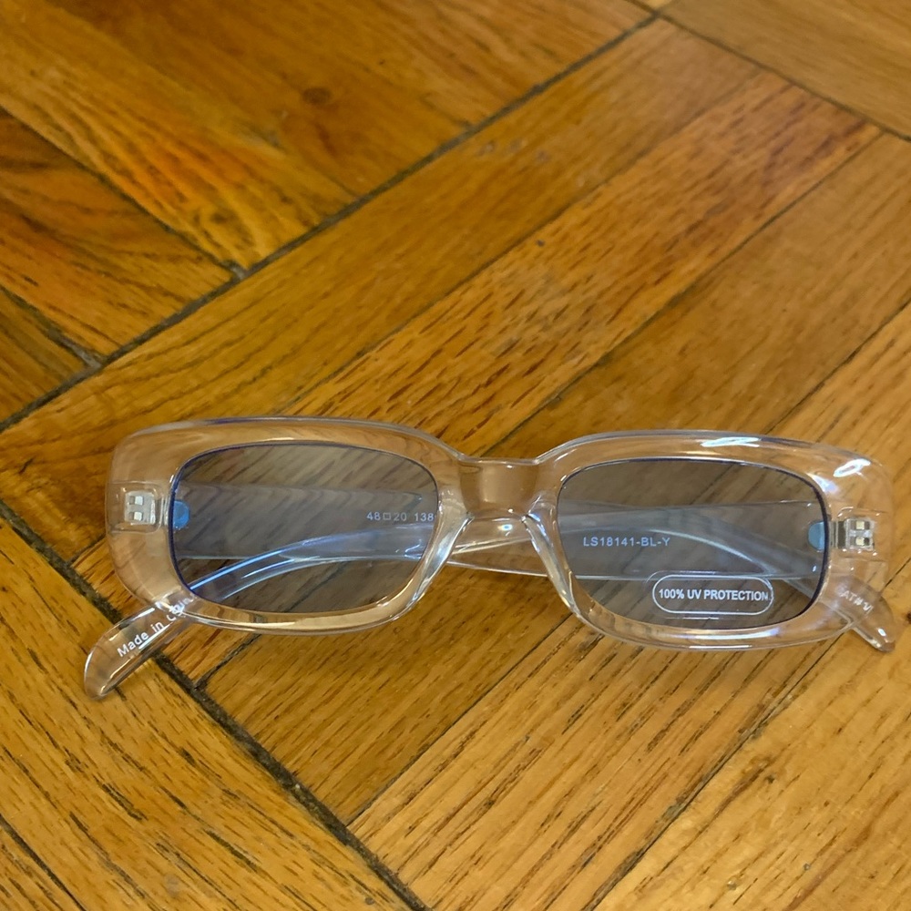 Sunglasses 🕶 (DONATING SOON)